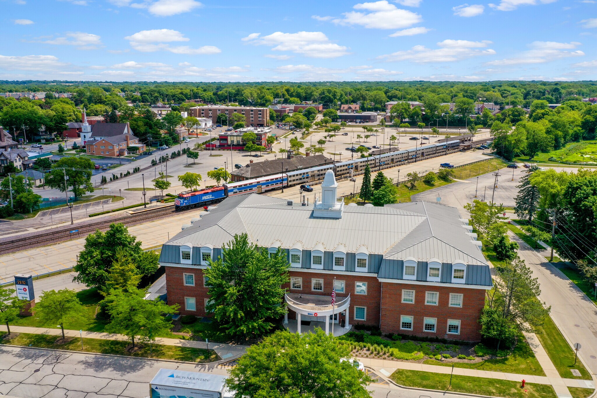 201 S Grove Ave, Barrington, IL for Rent