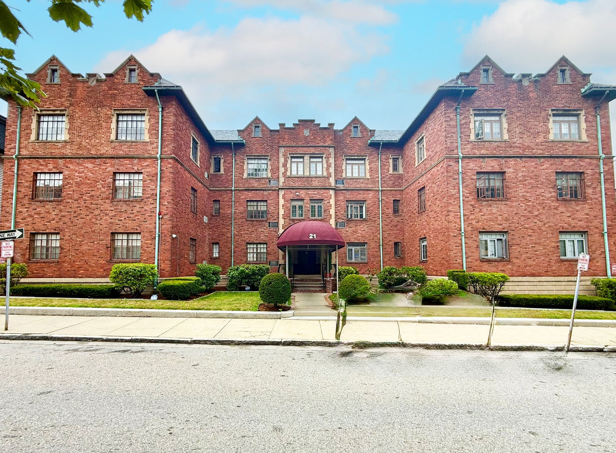 21 Fruit St, Worcester, MA for Sale