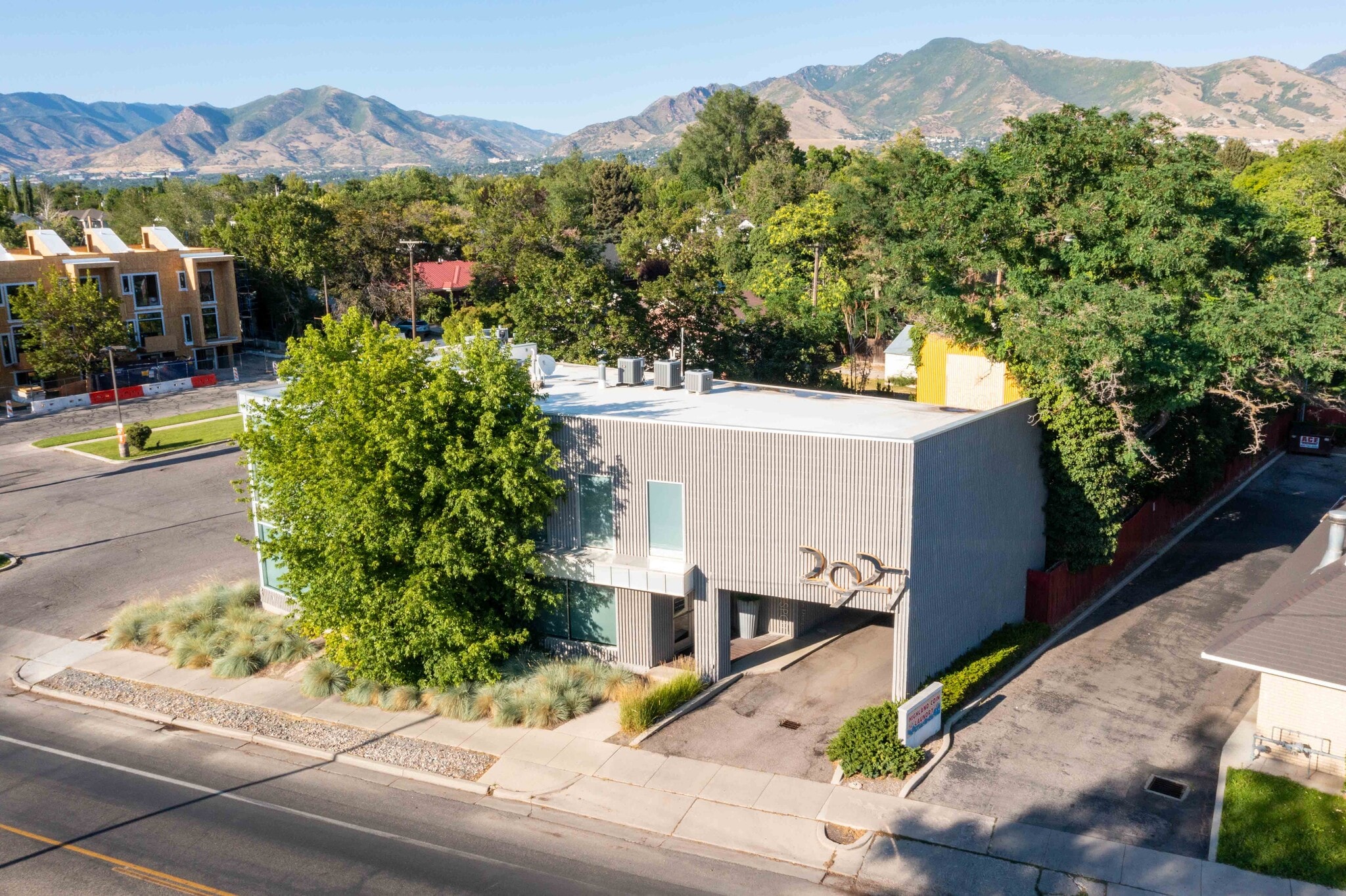 2927 Highland Dr, Salt Lake City, UT for Sale