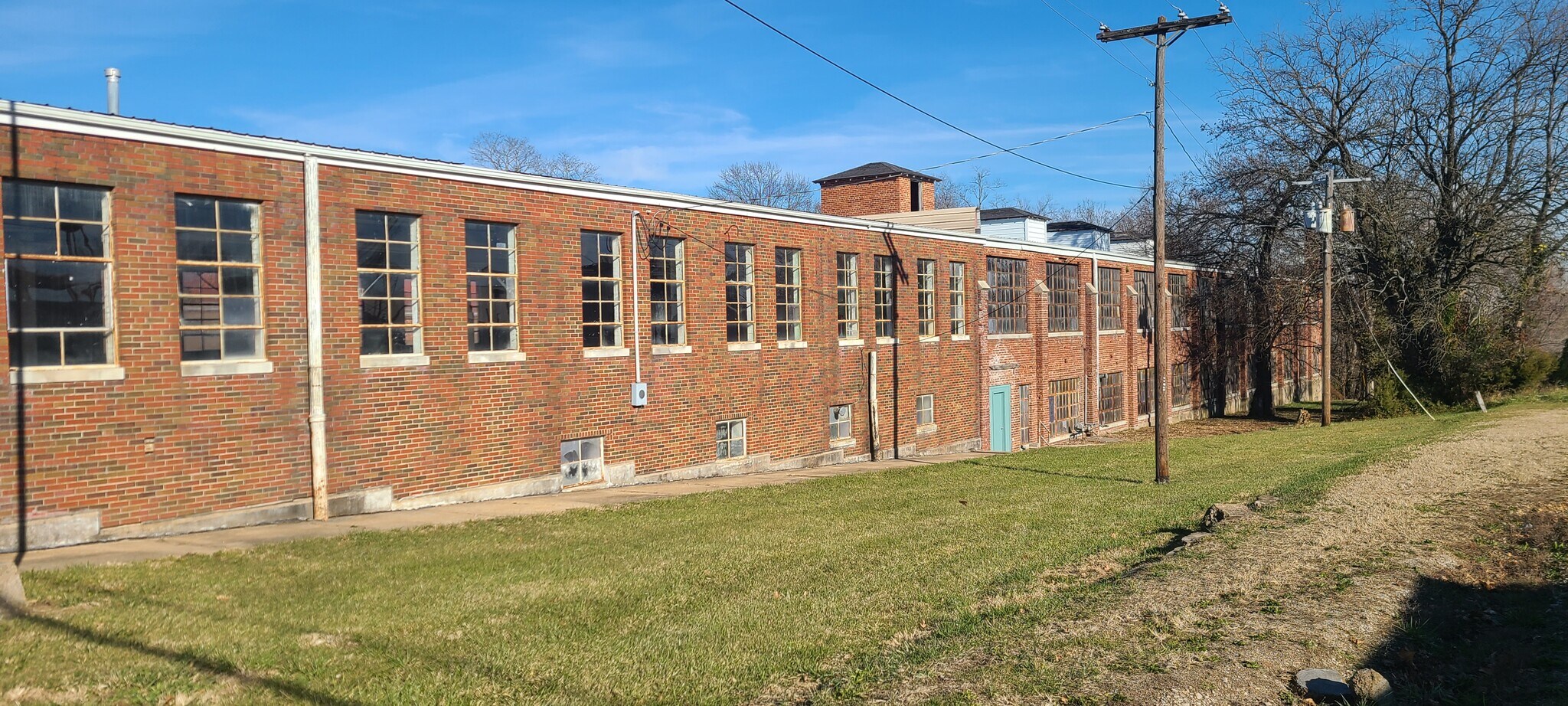 206 N Fisher St Versailles, MO 65084 Industrial Property for Sale on
