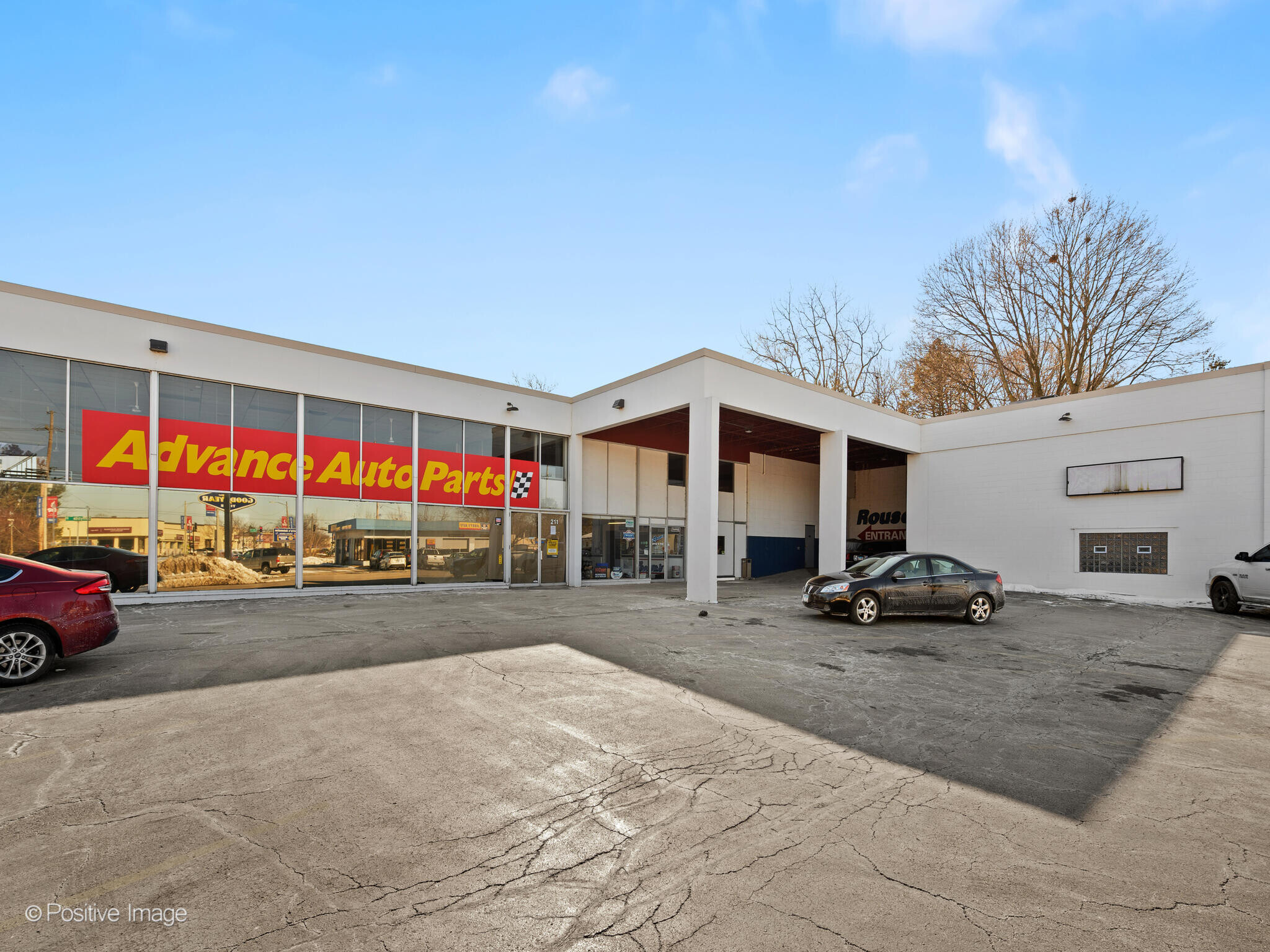 211 S Milwaukee Ave, Libertyville, IL for Sale