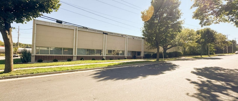 560-600 N 108th Pl, Wauwatosa, WI for Sale