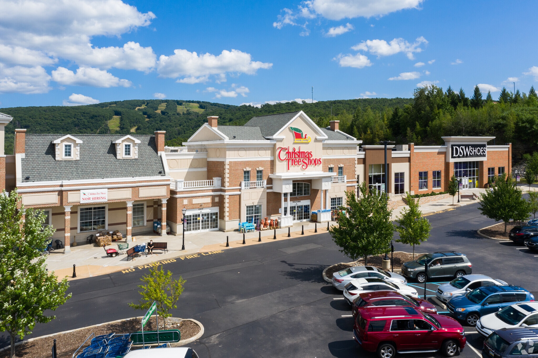 I81 I81 & Davis St Moosic, PA 18507 Shopping Center Property for Lease on
