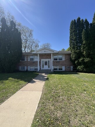 Maplewood, MN Apartments - 1426 Frost Ave E