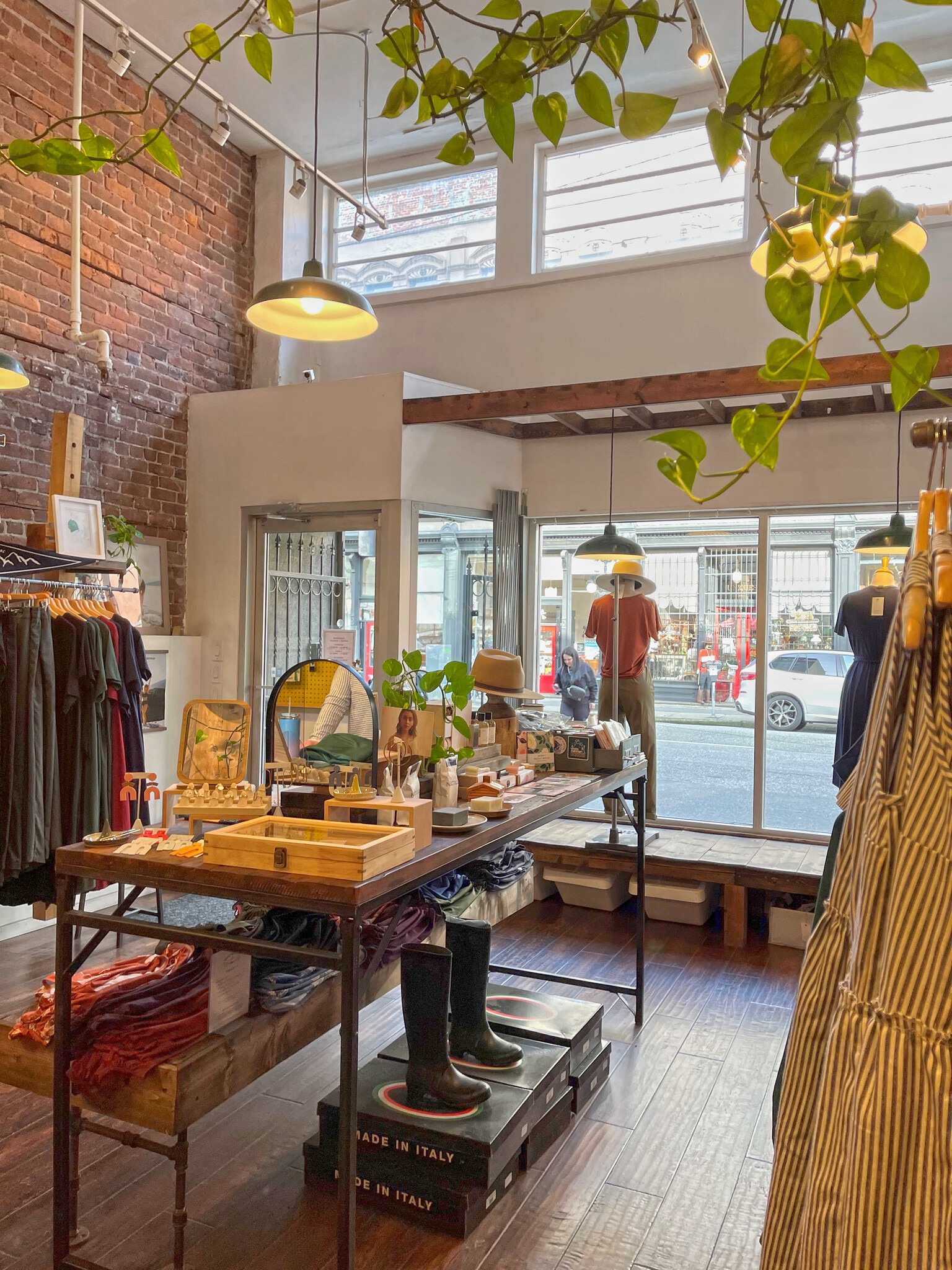 326-330 W Cordova St, Vancouver, BC for Rent