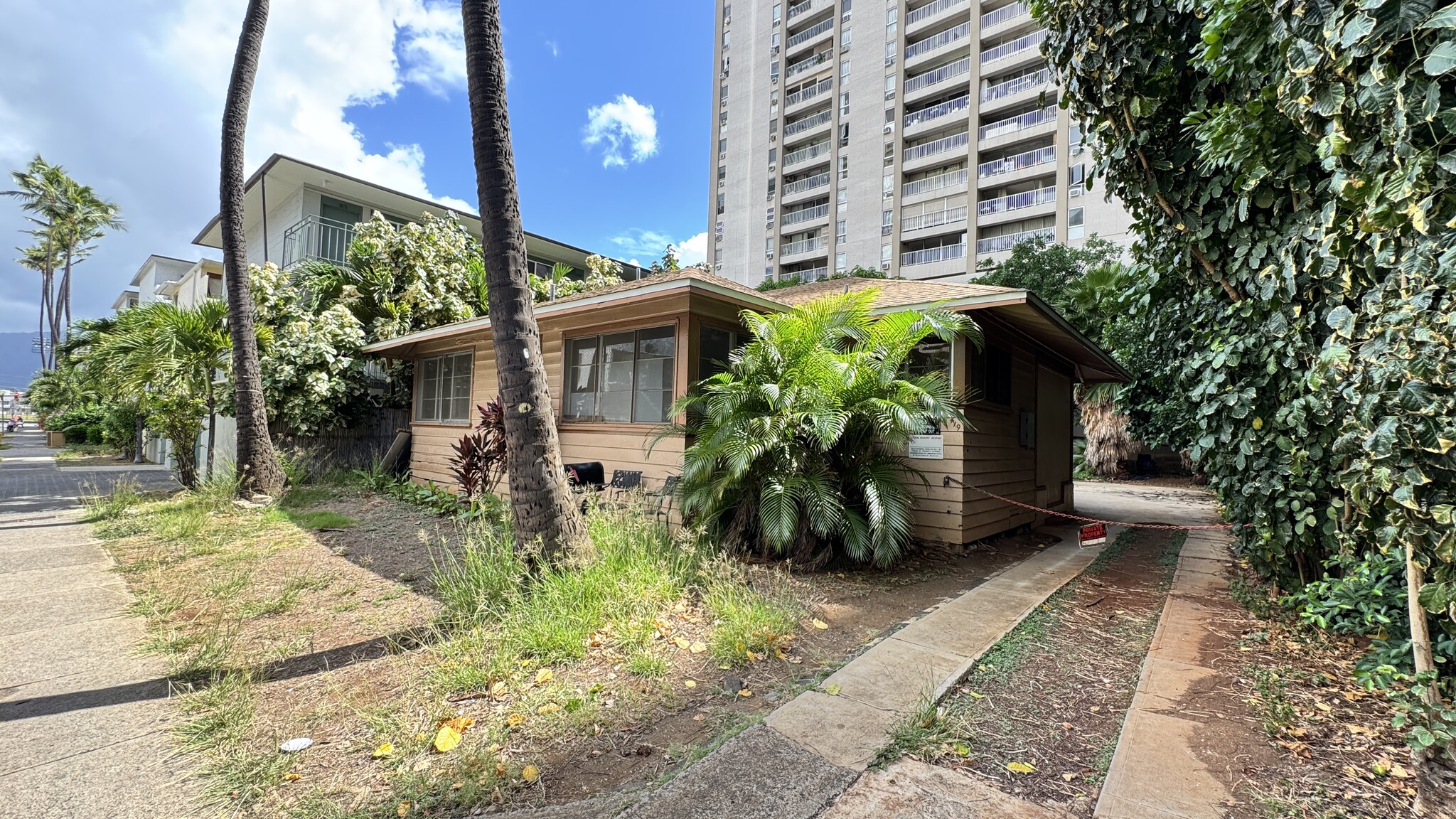 419 Pau St, Honolulu, HI for Sale