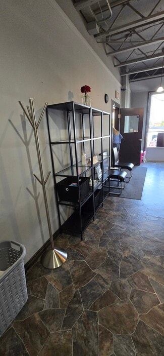 Fort Saskatchewan, AB Retail - 10109 99 Av