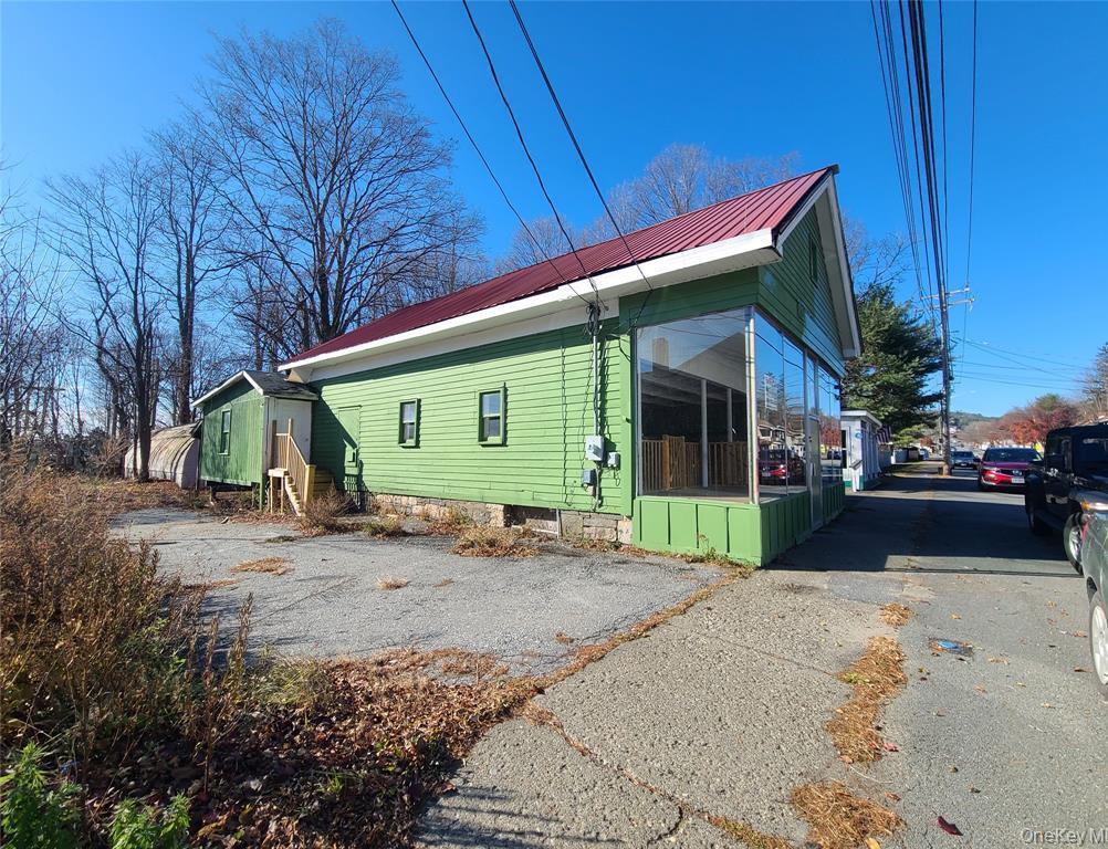 77 Sullivan St, Wurtsboro, NY for Sale