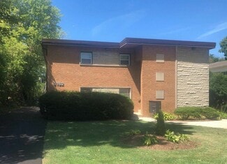 Downers Grove, IL Apartments - 5152 Fairview Ave