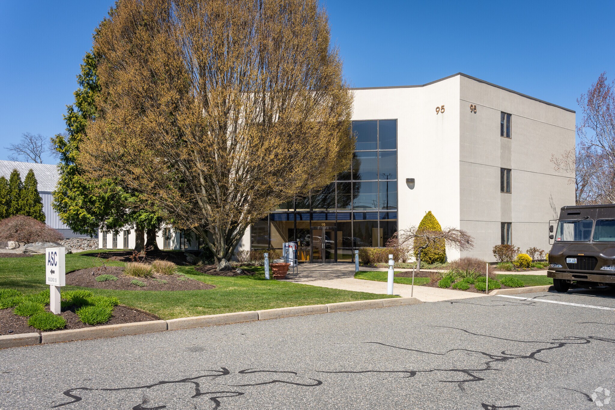 105 Sockanosset Cross Rd, Cranston, RI for Rent
