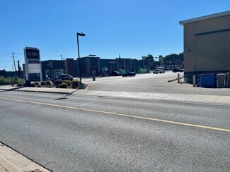 Quinte West, ON Retail - 150 Front St