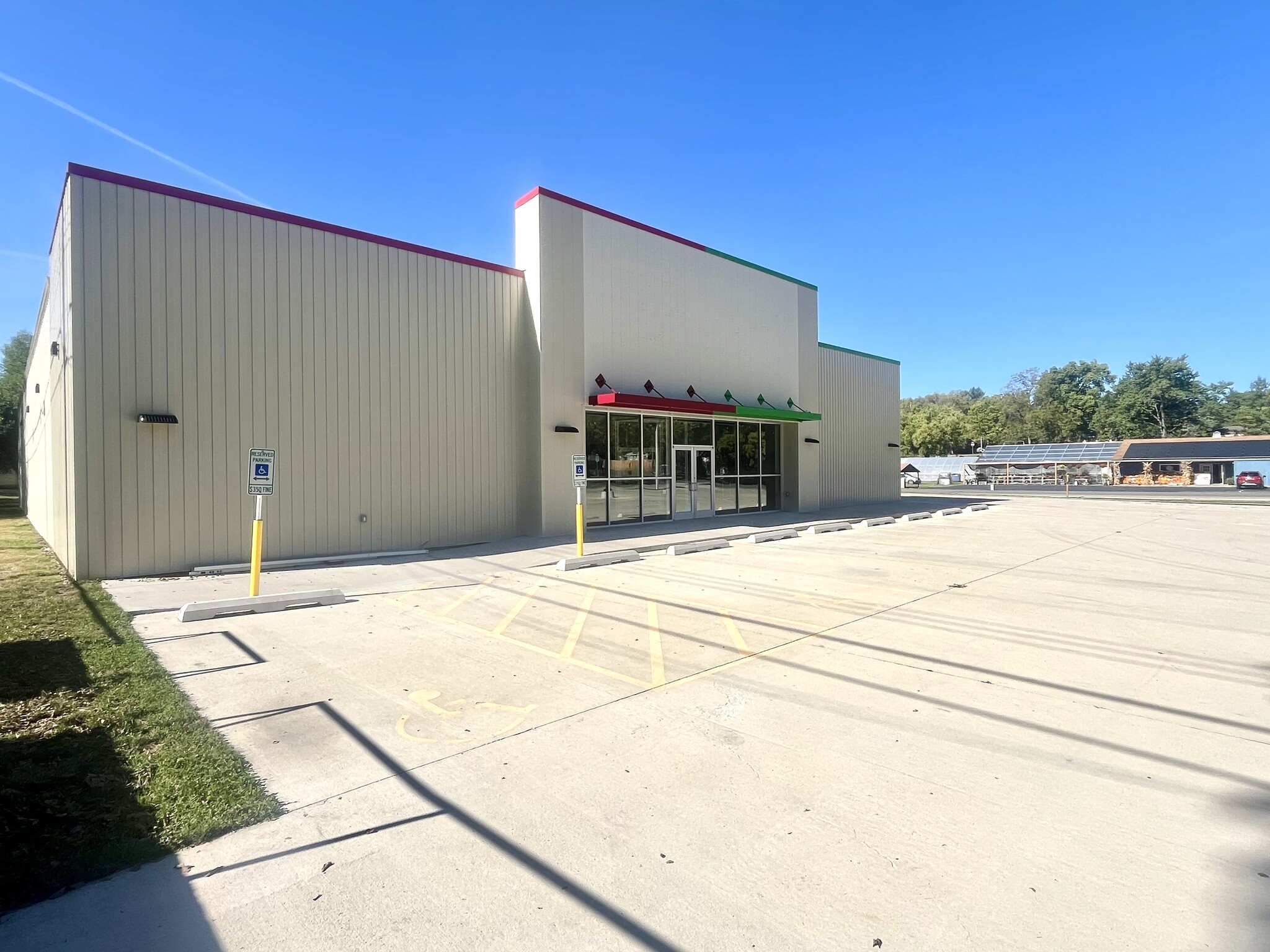 320 S Adams St, Manito, IL for Rent