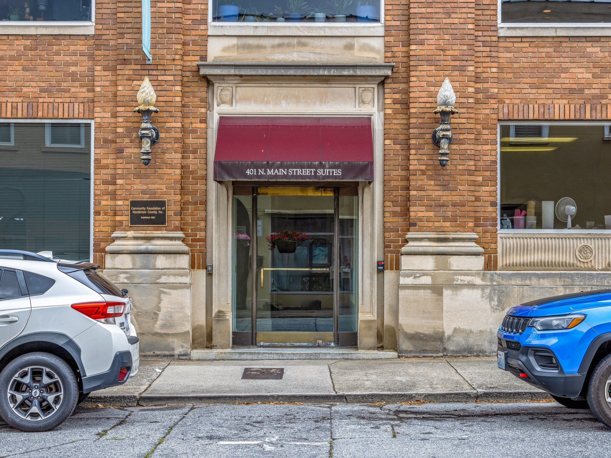 401 N Main St, Hendersonville, NC for Sale