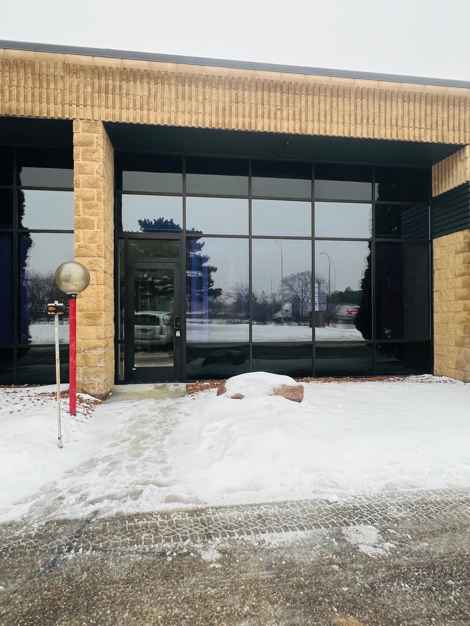 1860 Wooddale Dr, Woodbury, MN for Rent