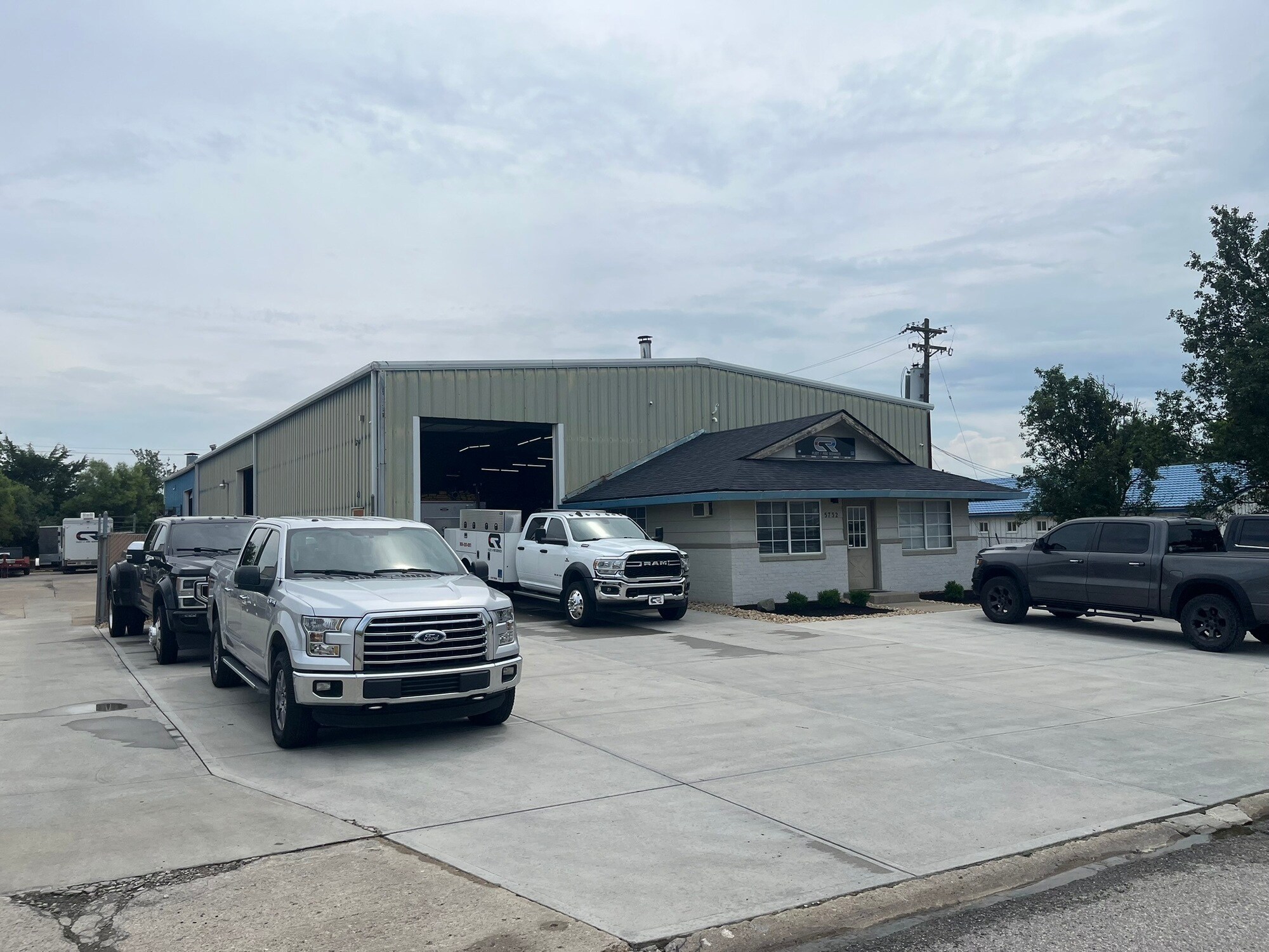 5732 Commercial Dr, Burlington, KY for Rent