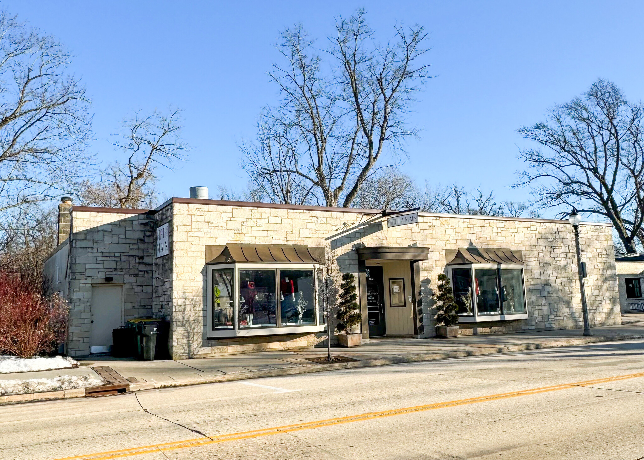 174 S Main St, Thiensville, WI for Sale