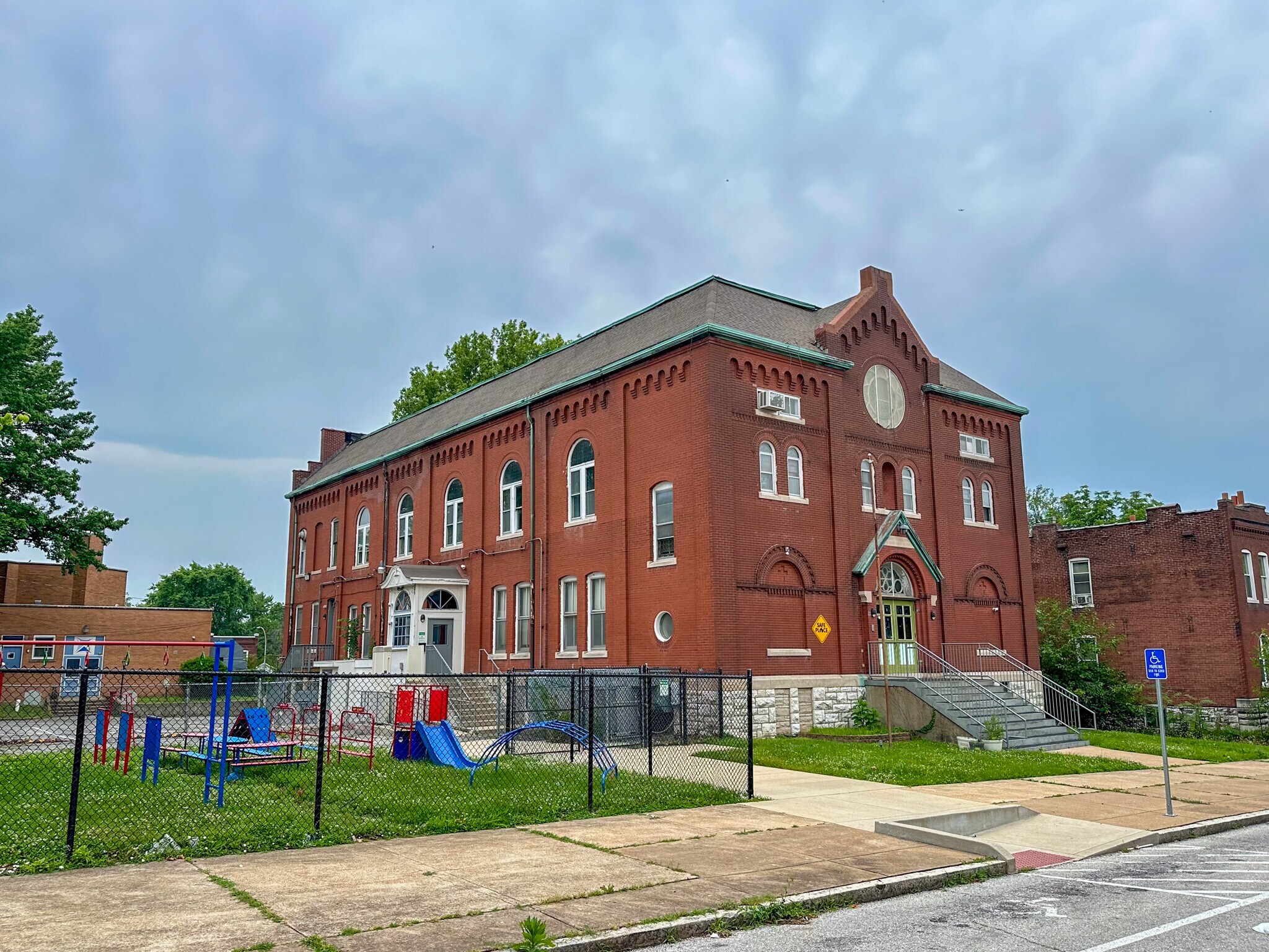 3201 Itaska St, Saint Louis, MO for Sale