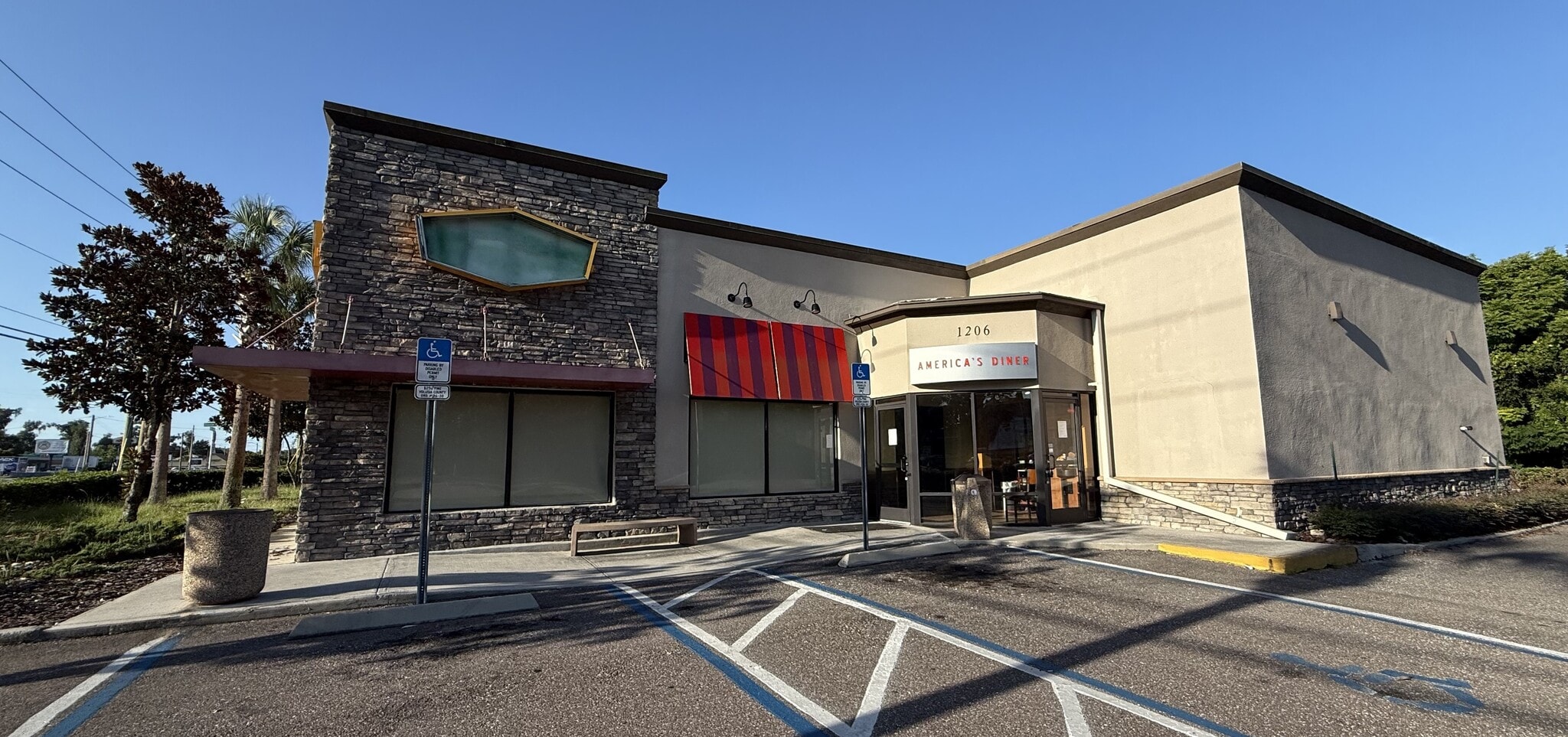 1206 N Woodland Blvd, Deland, FL for Rent