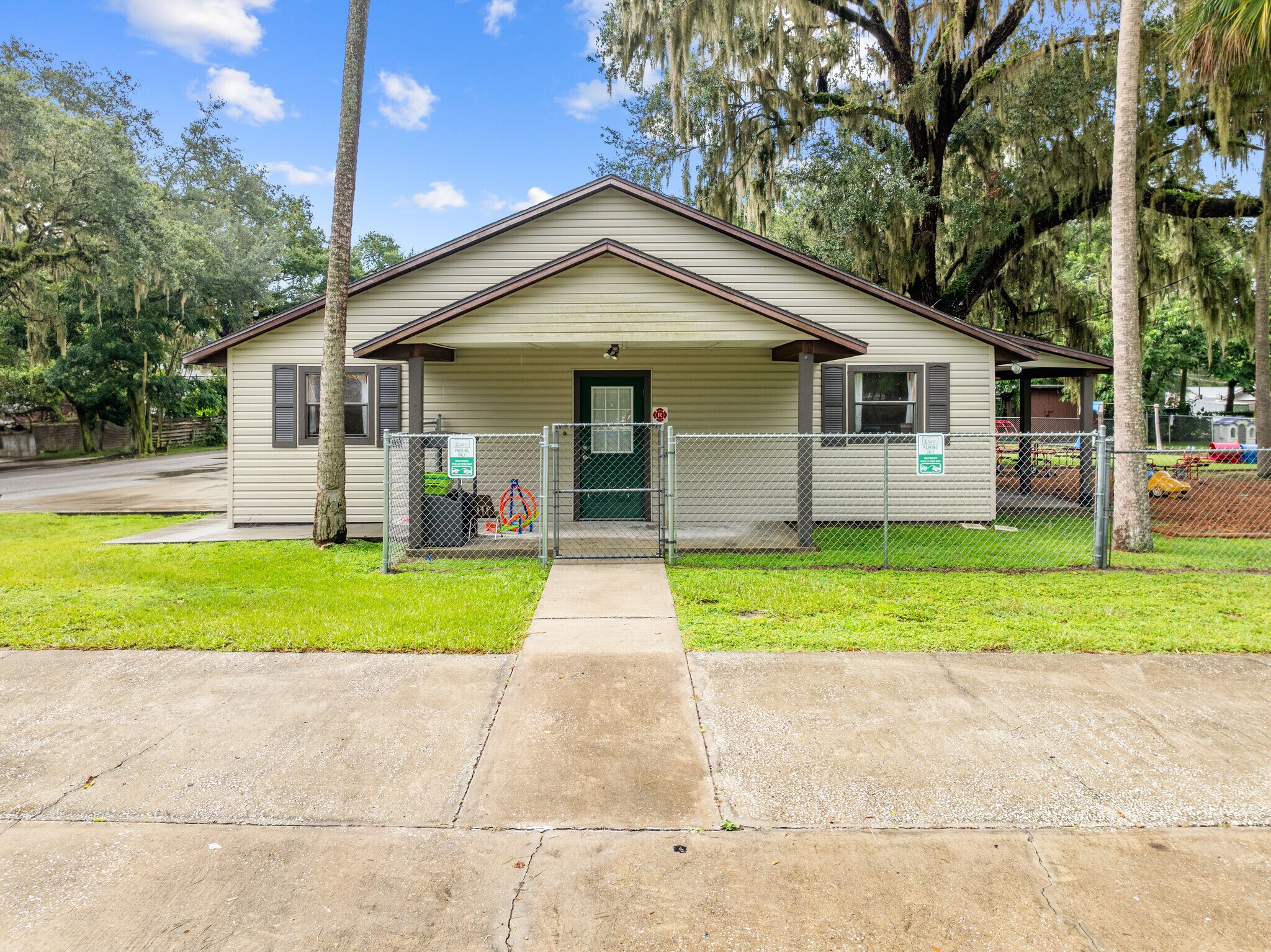 102 S Highland St, Bushnell, FL for Sale