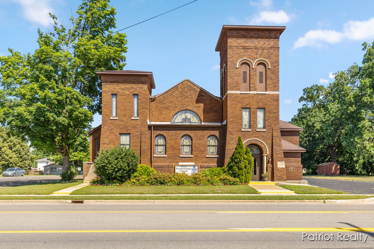 119 E Delaware St, Decatur, MI for Sale