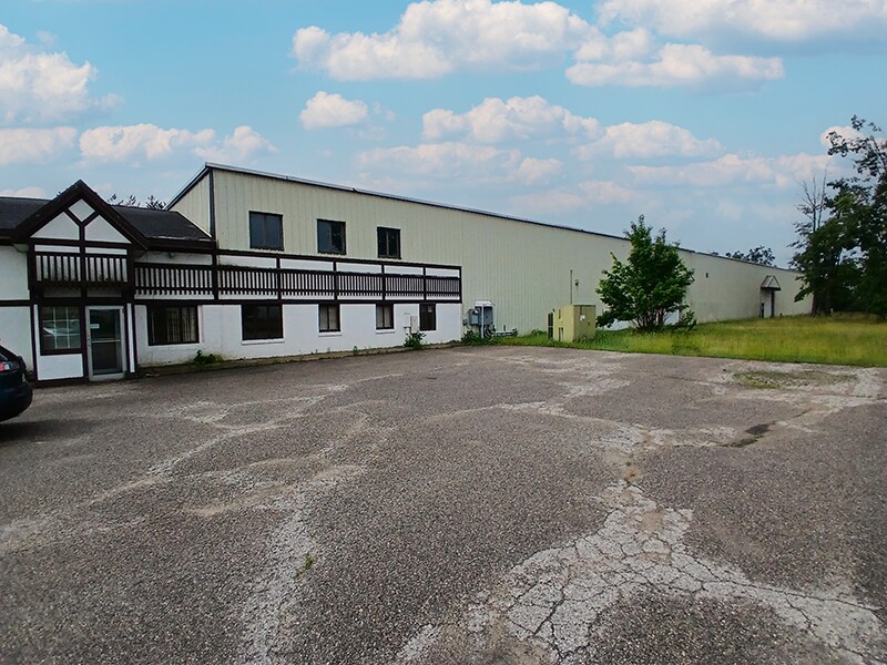 517 Alpine Rd, Gaylord, MI for Sale