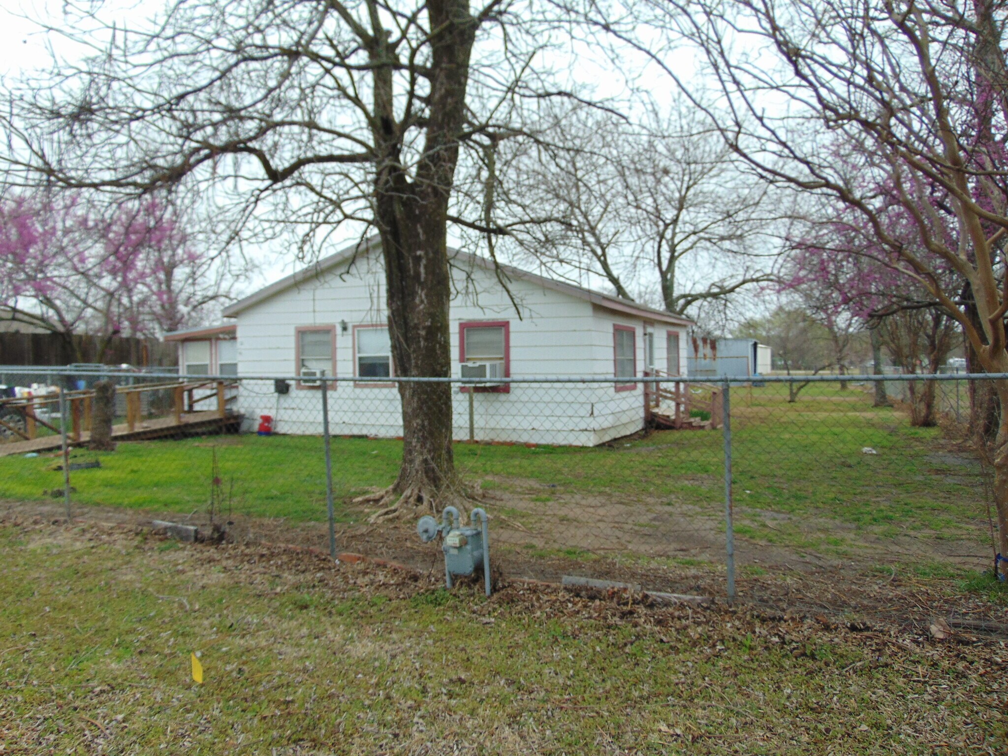 511 Akron St Ardmore, OK 73401 Industrial Property for Lease on