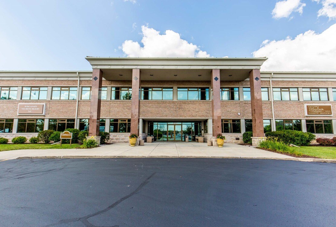 17280 W North Ave, Brookfield, WI for Rent