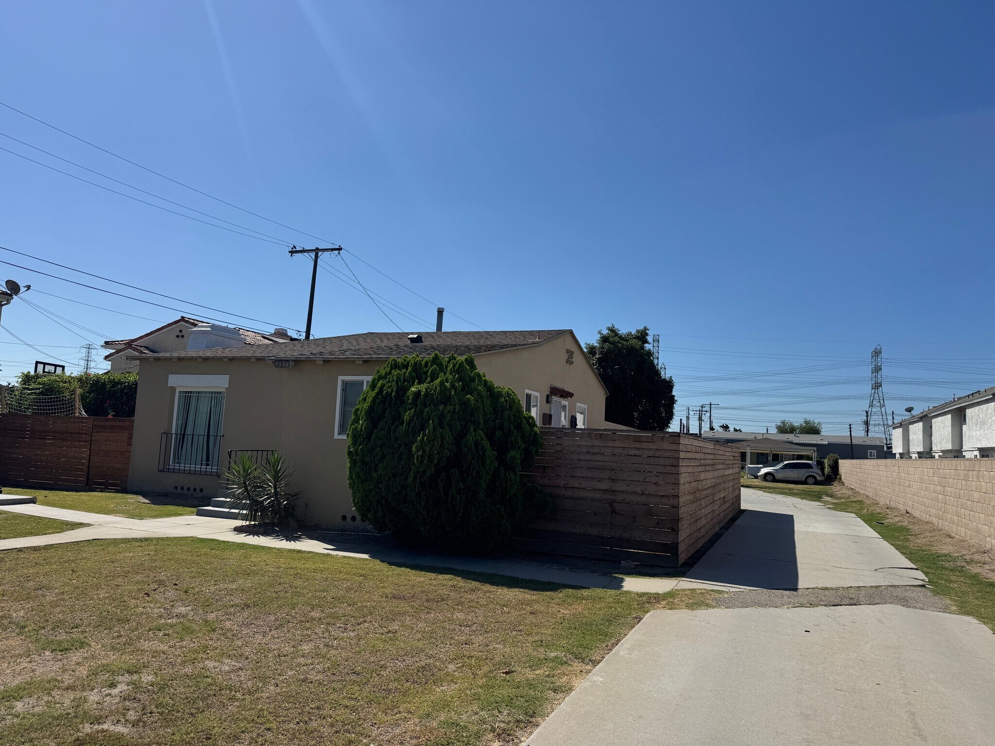 9048 Cedar St, Bellflower, CA for Sale