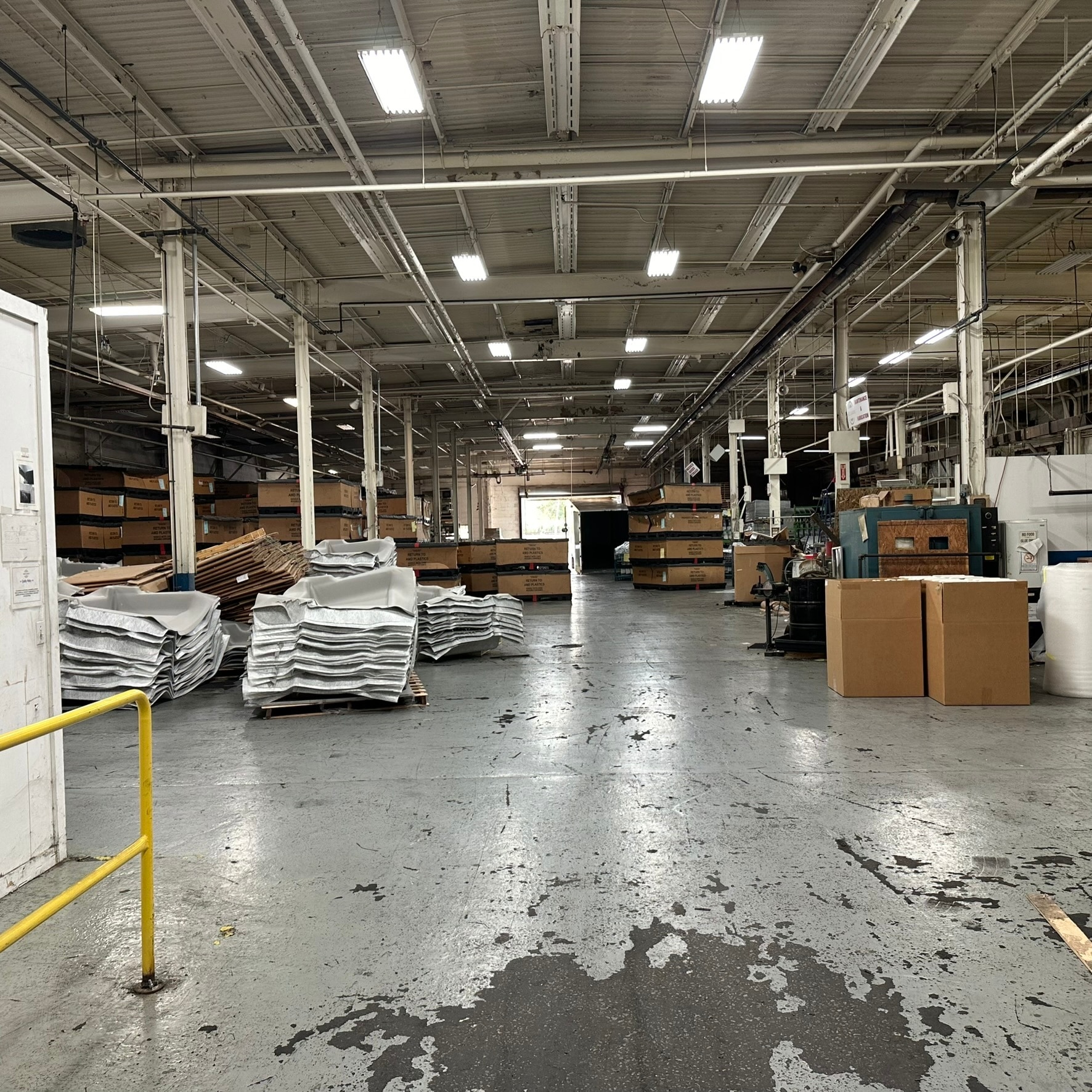 27600 Lakeland Blvd, Euclid, OH for Rent