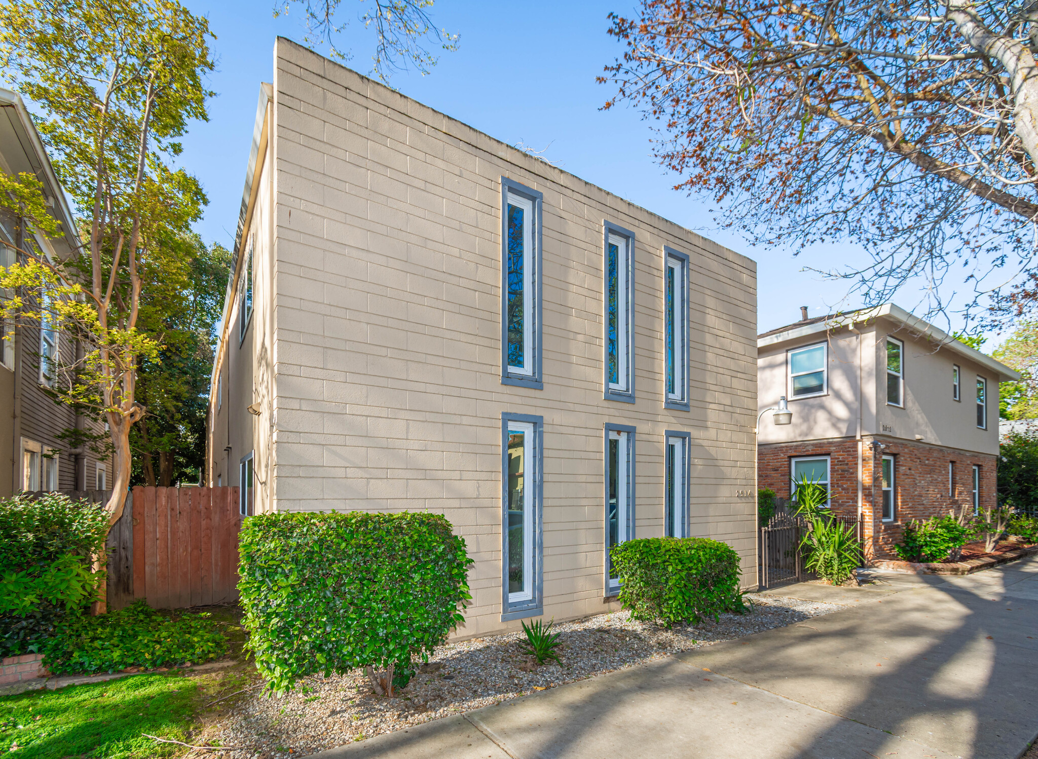 2514 O St, Sacramento, CA for Sale