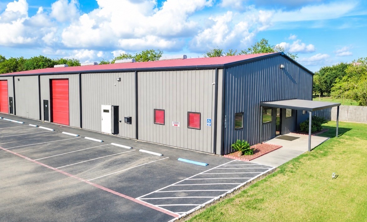 1201 Steele Rd, Alvin, TX for Sale