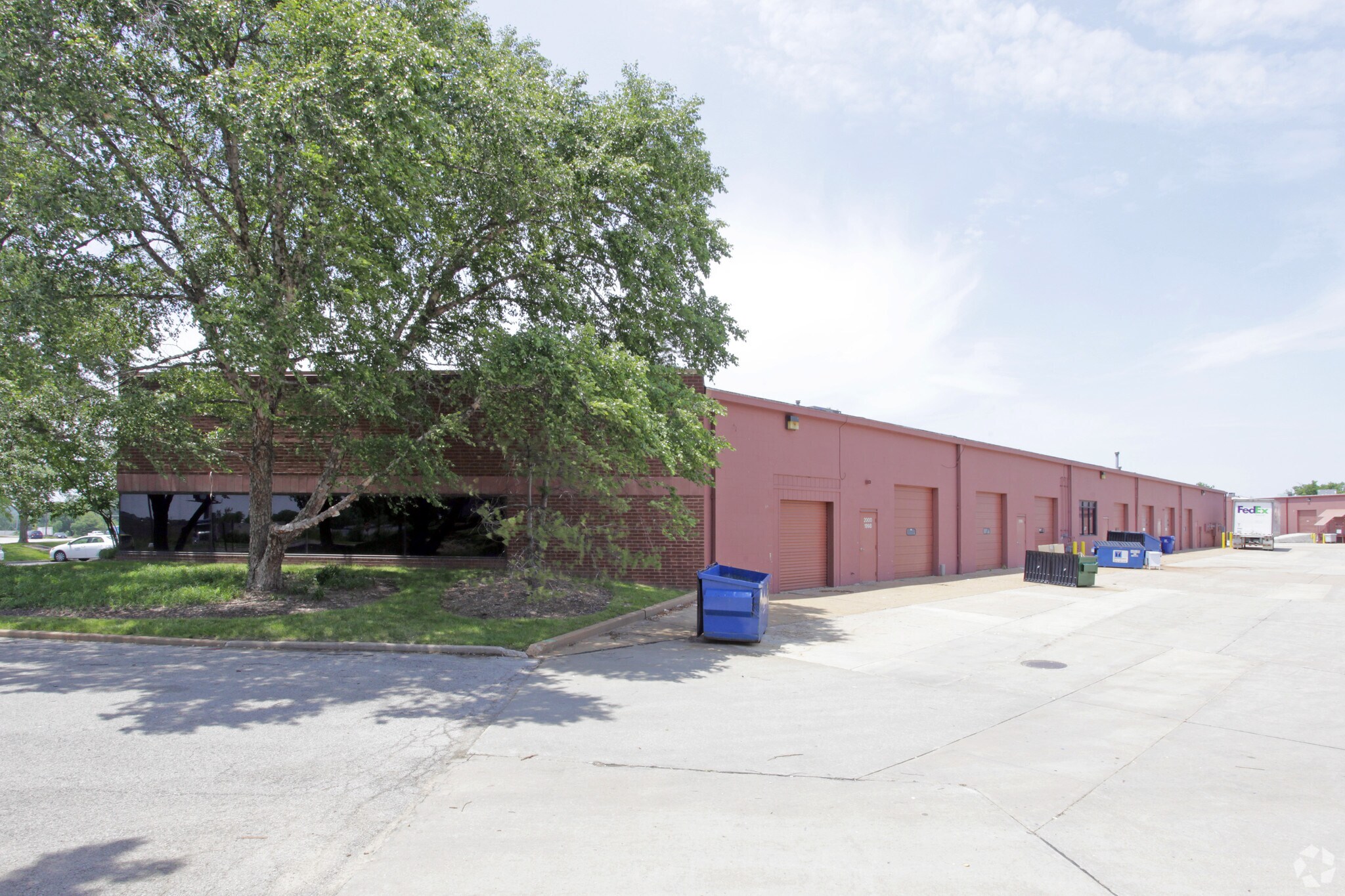 1908-2000 Innerbelt Business Center Dr, Saint Louis, MO for Rent