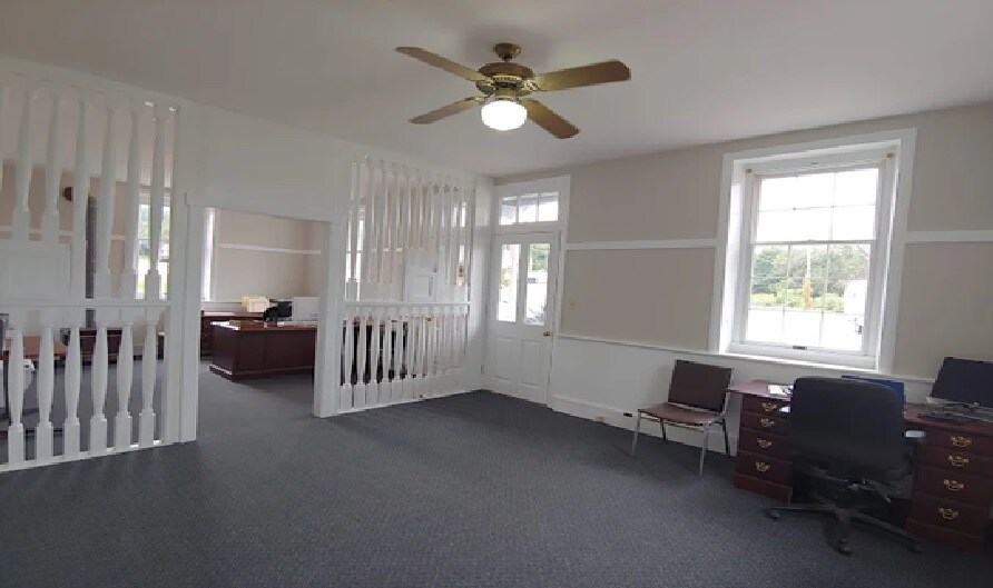 249 Railroad Ave, Bird In Hand, PA for Rent