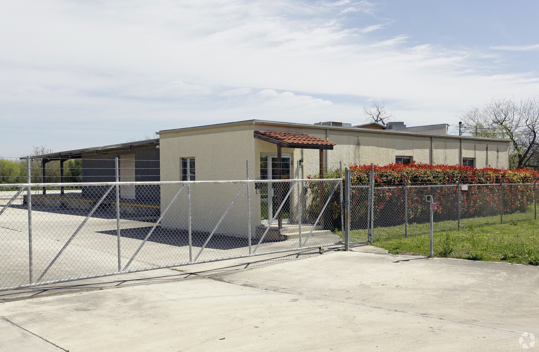 1107 E Southcross Blvd, San Antonio, TX for Rent