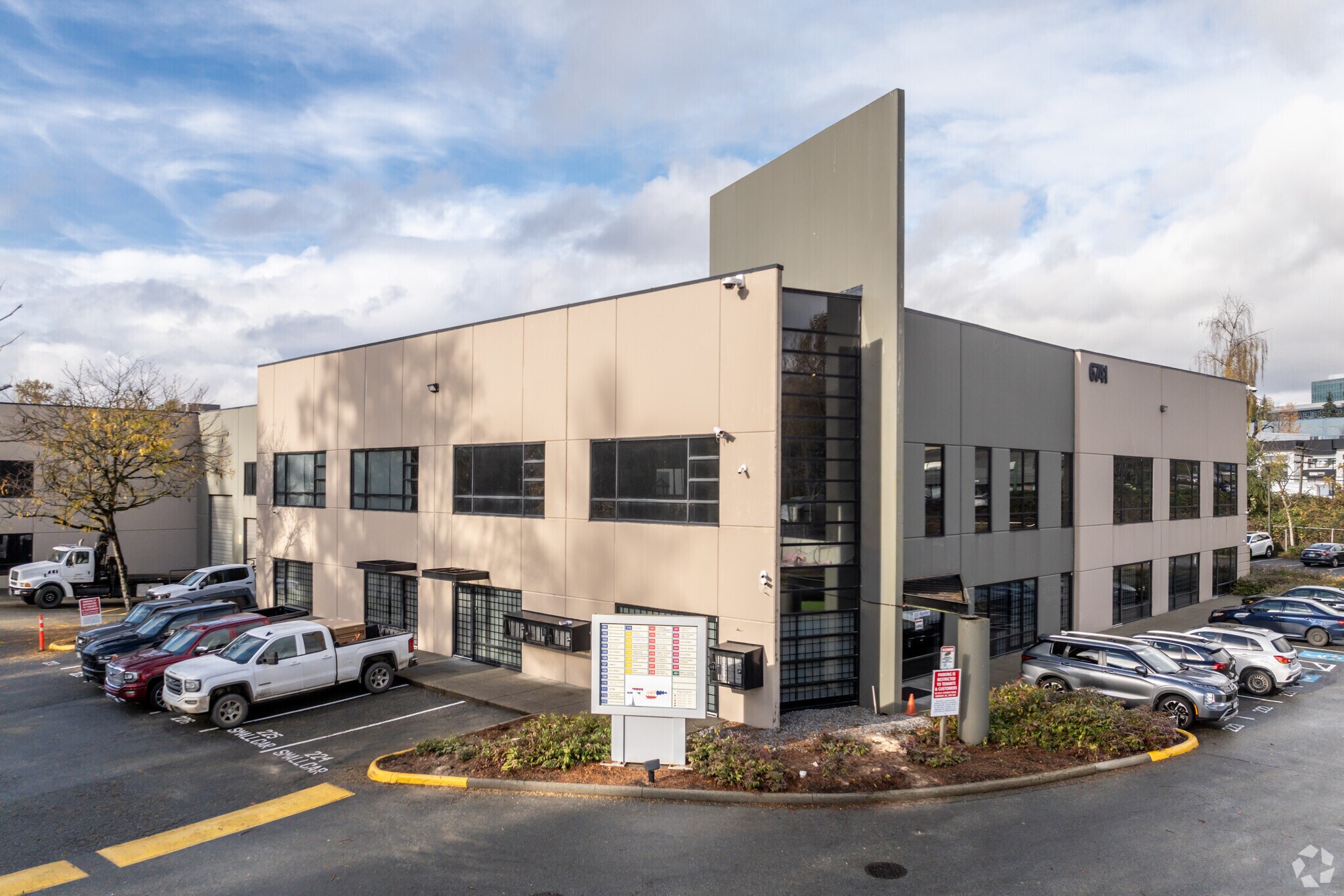 6741 Cariboo Rd, Burnaby, BC for Rent