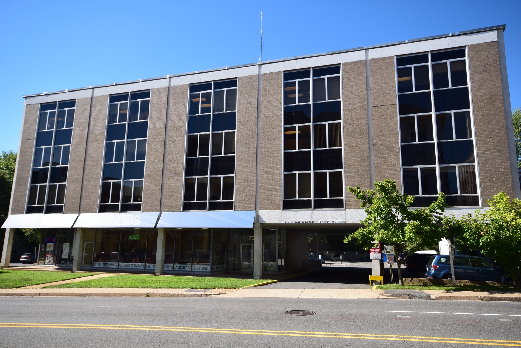 701 W Broad St, Falls Church, VA for Rent