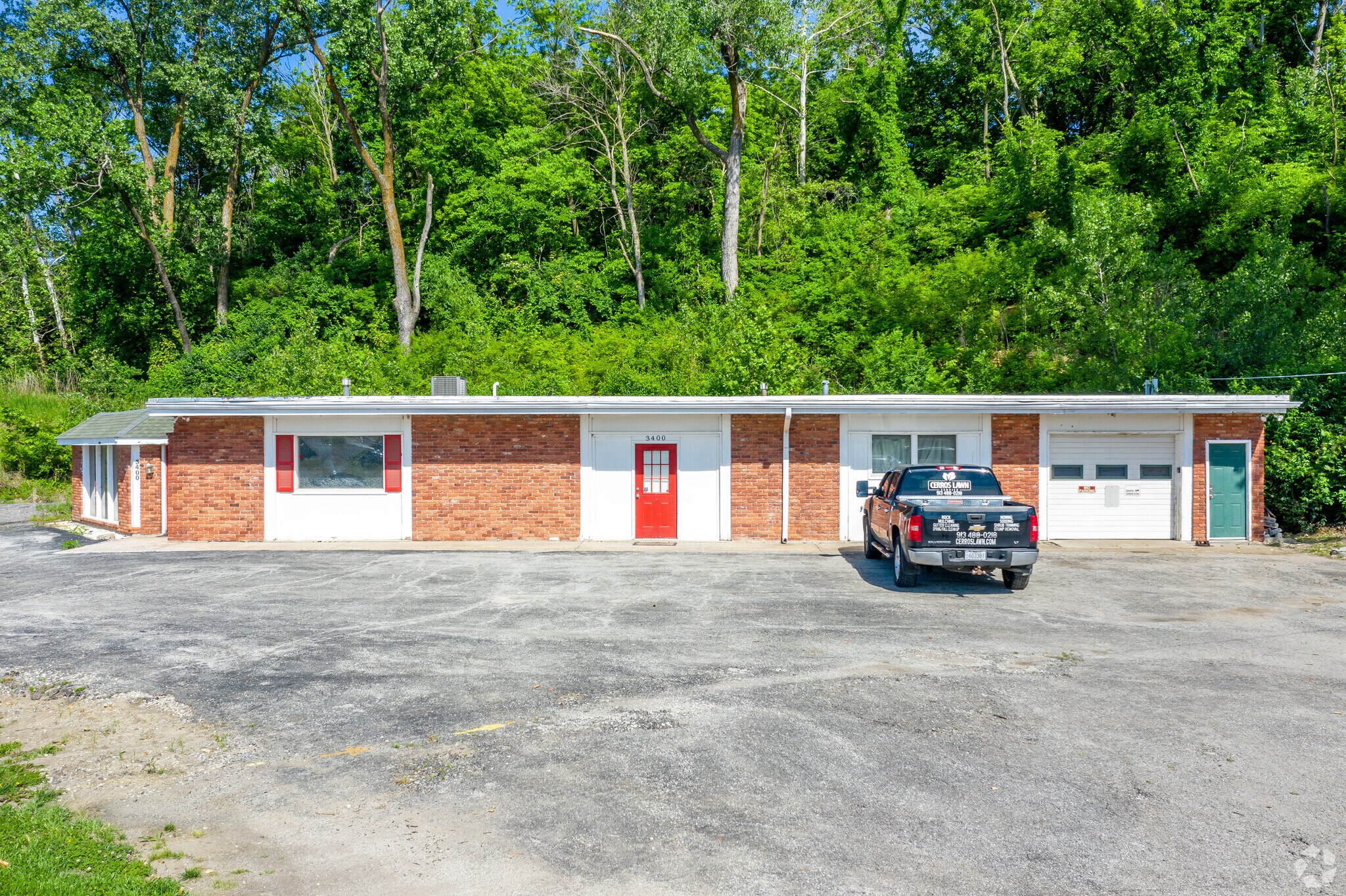 3400 NW Vivion Rd, Riverside, MO for Rent