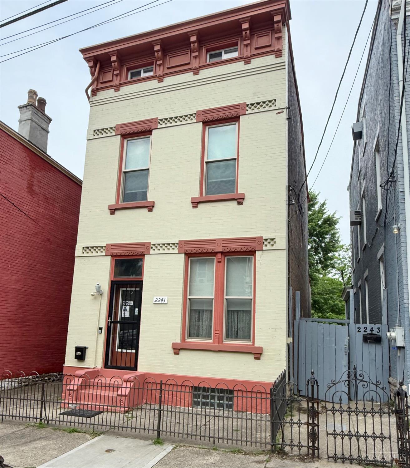 2241 Flora St, Cincinnati, OH for Sale
