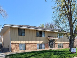 Marion, IA Apartments - 990 Grand Ave