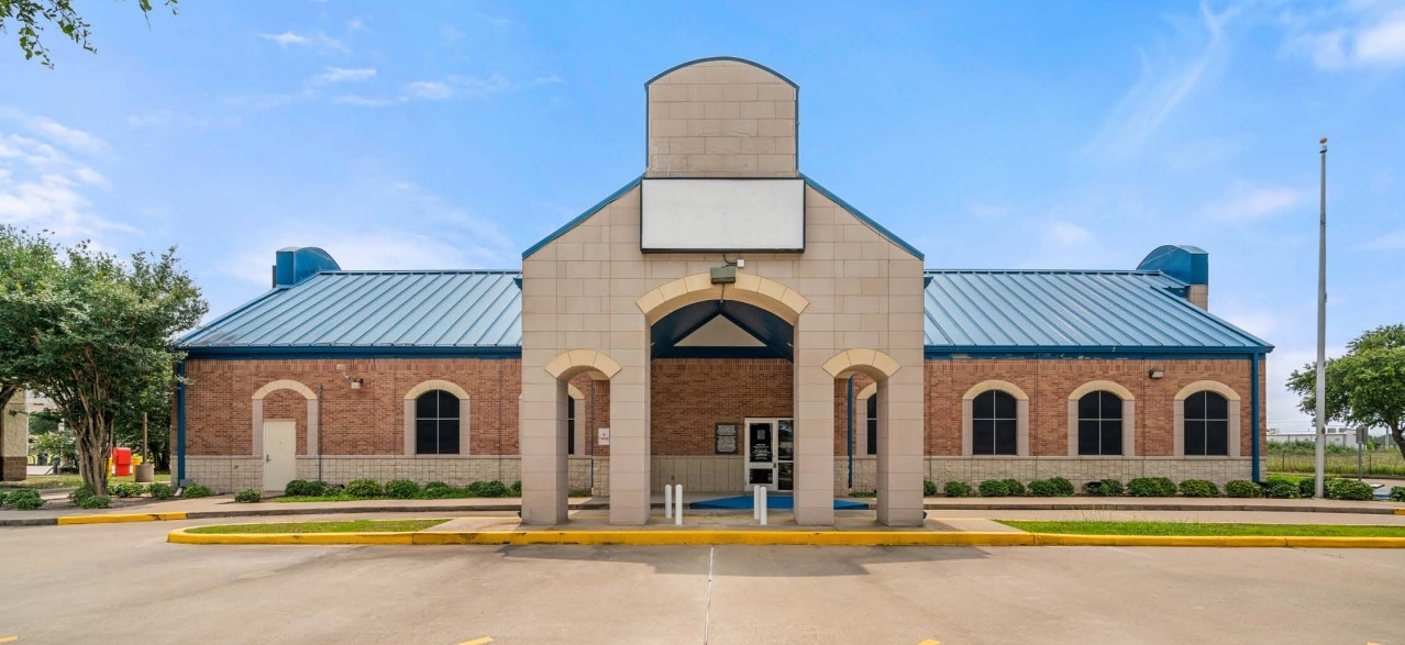 5835 Center St, Pasadena, TX for Sale