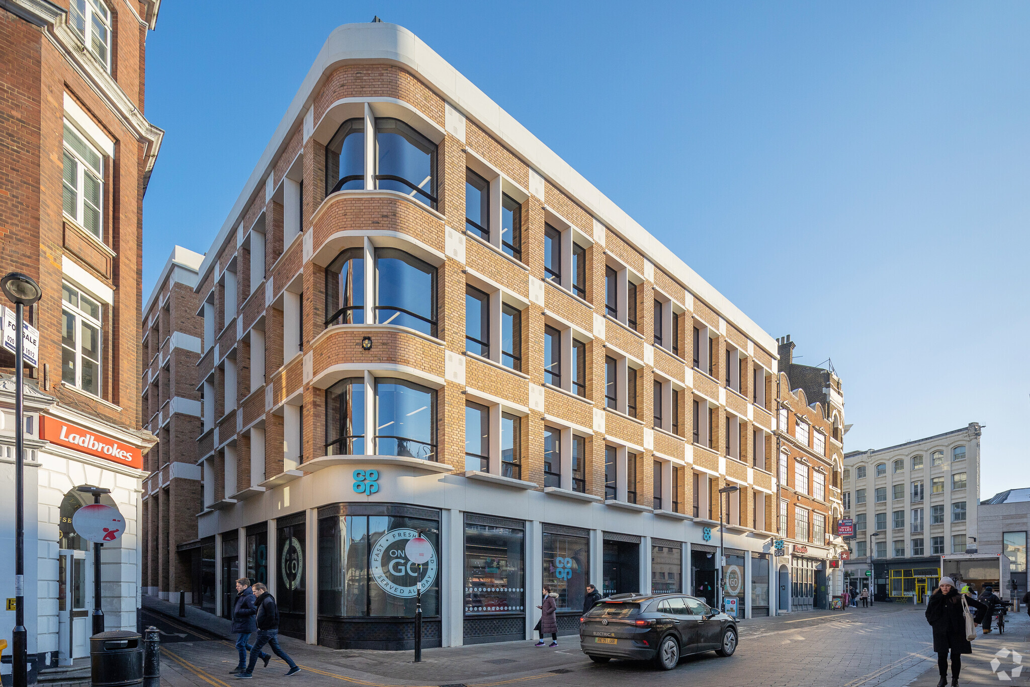 1 Benjamin St, London, LND for Rent