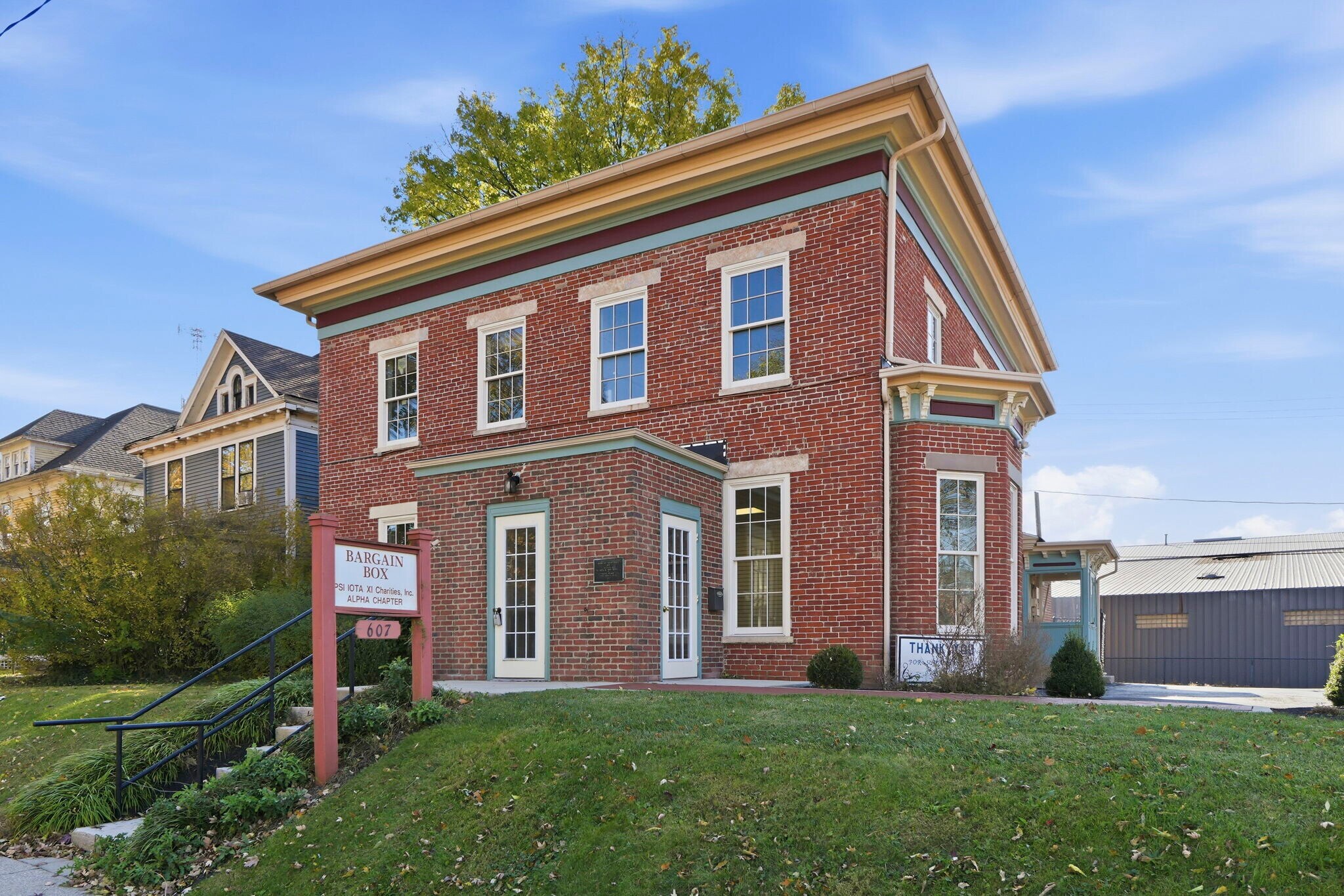 607 E Charles St, Muncie, IN for Sale