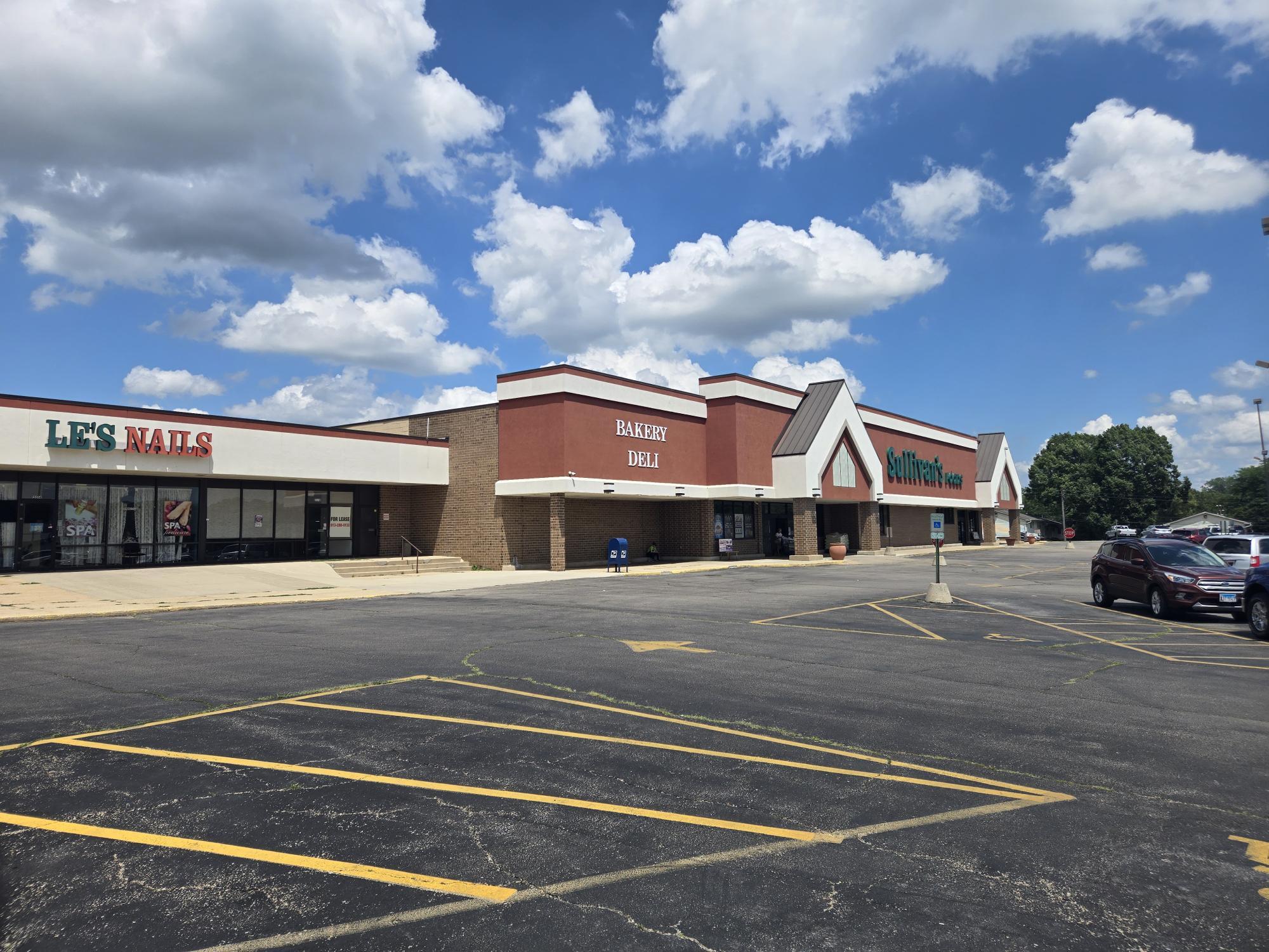 2000-2030 W Galena Ave, Freeport, IL for Rent
