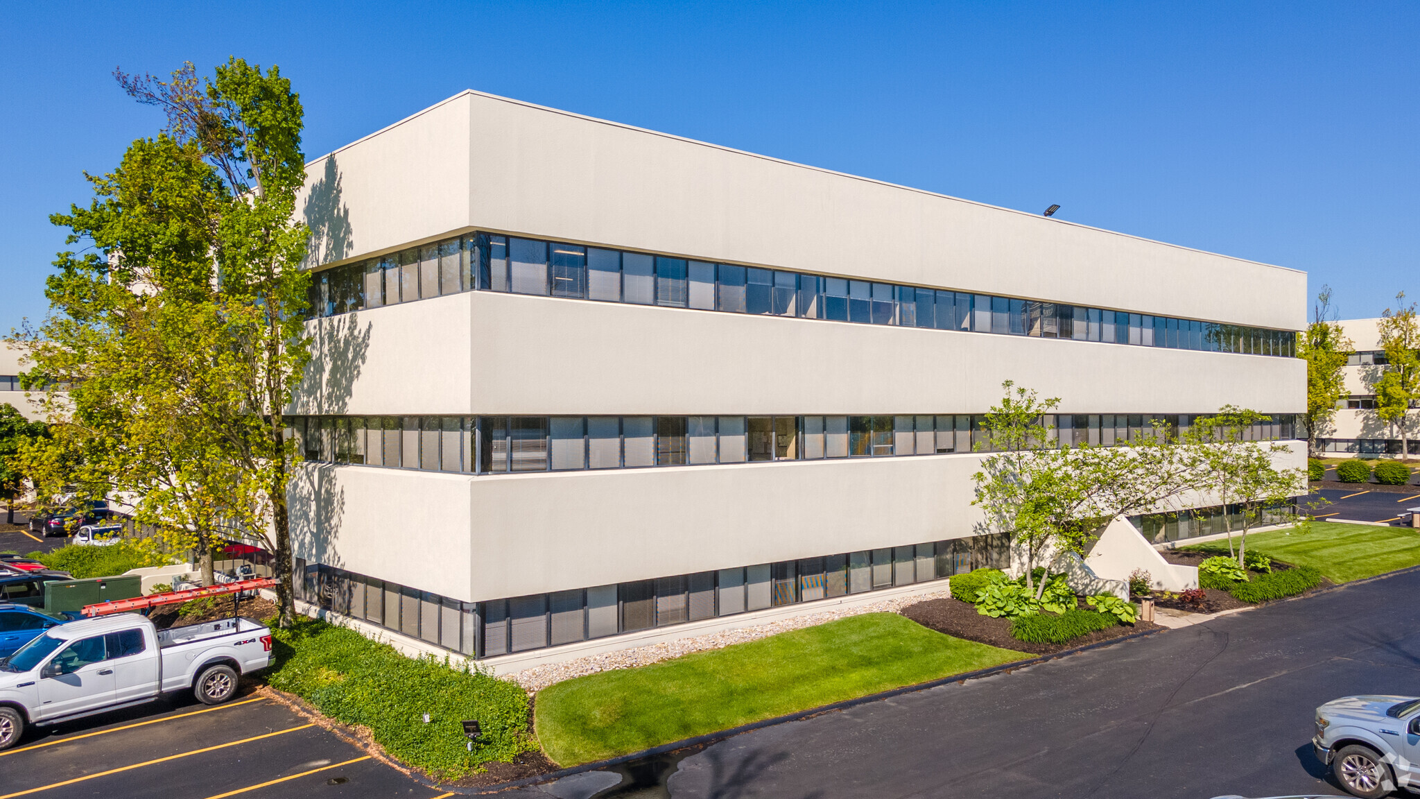 8180 Corporate Park Dr, Montgomery, OH for Rent