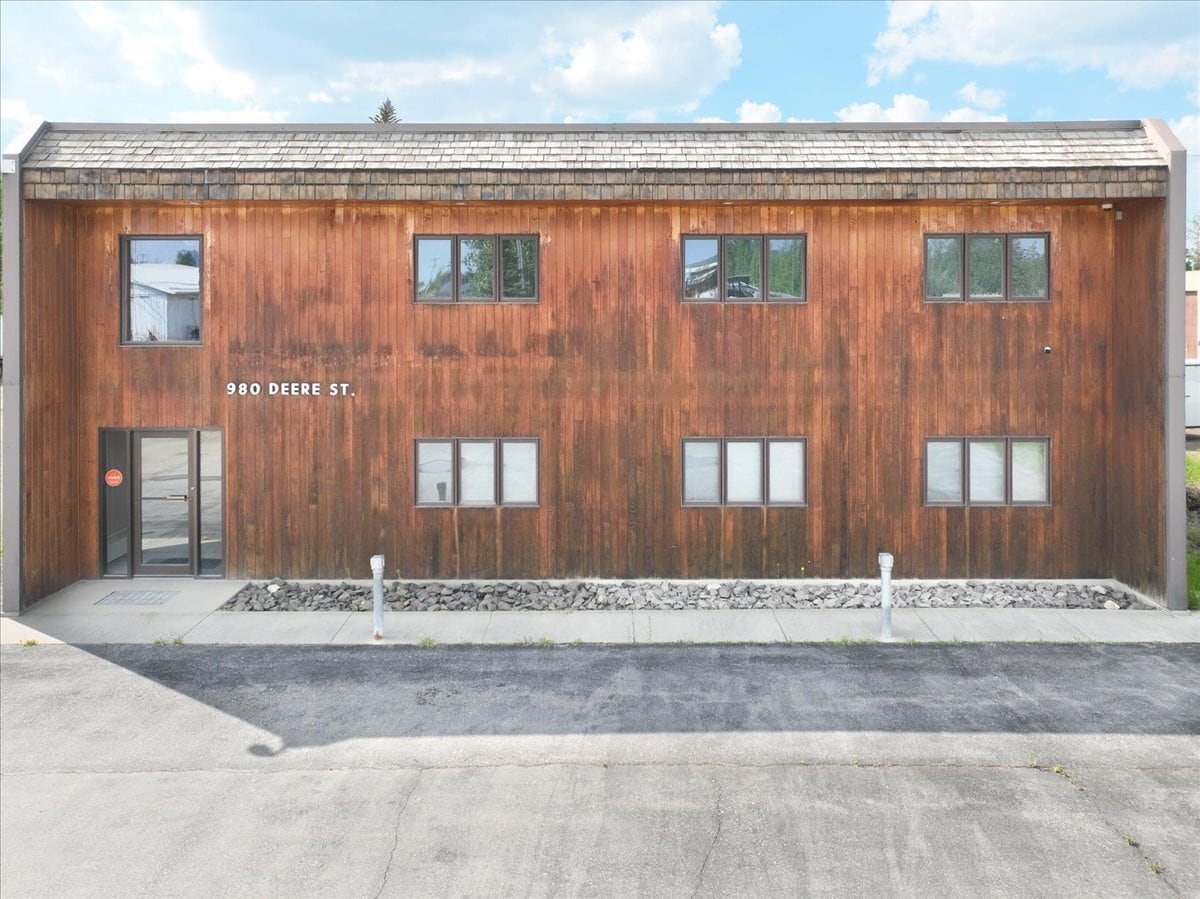 980 Deere St, Fairbanks, AK for Sale