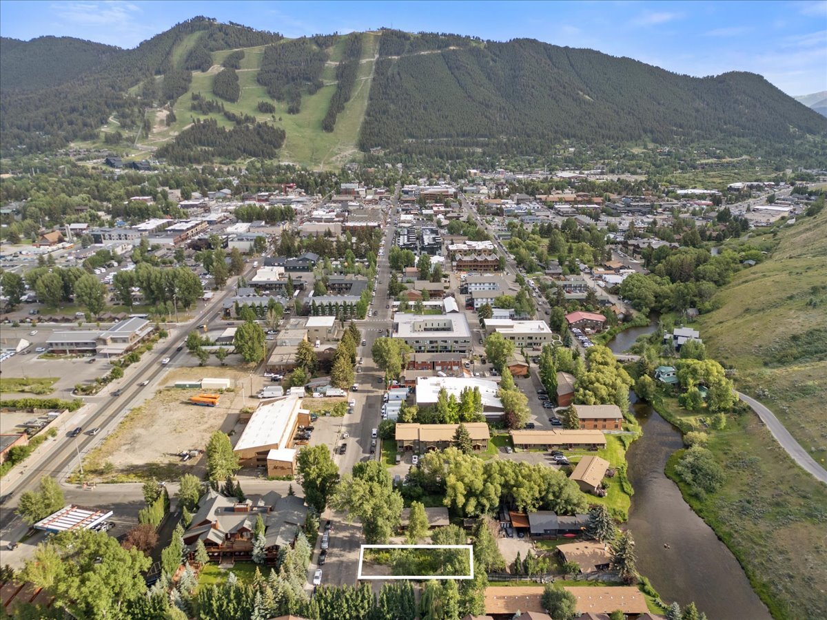 415 N Glenwood St, Jackson, WY for Sale