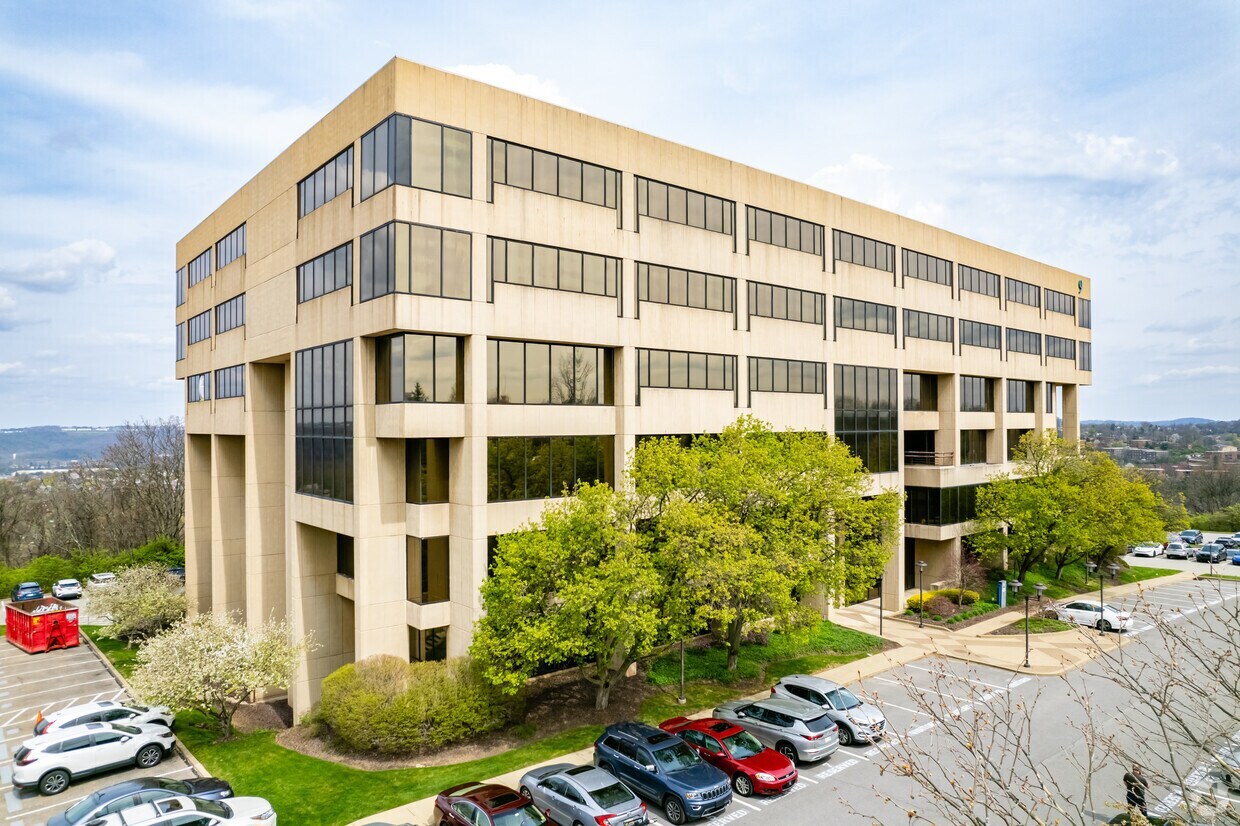 750 Holiday Dr, Pittsburgh, PA for Rent