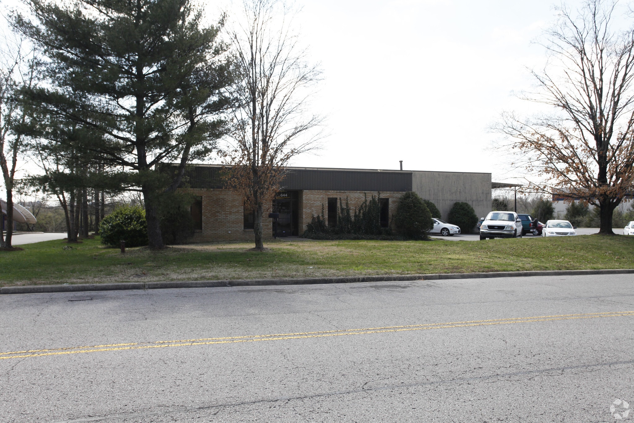 644 Mainstream Dr, Nashville, TN for Sale