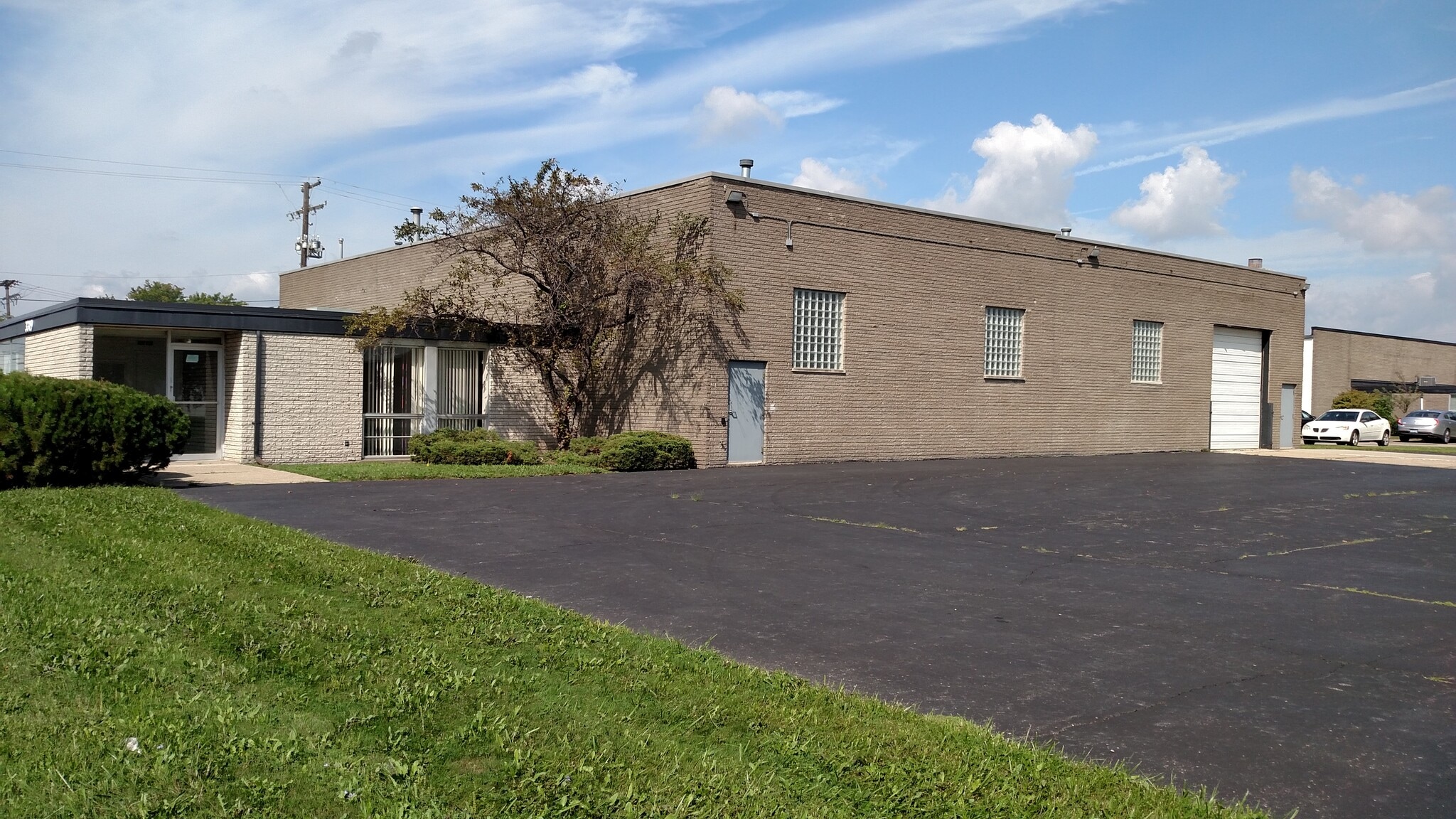 3319 E Ten Mile Rd, Warren, MI for Rent