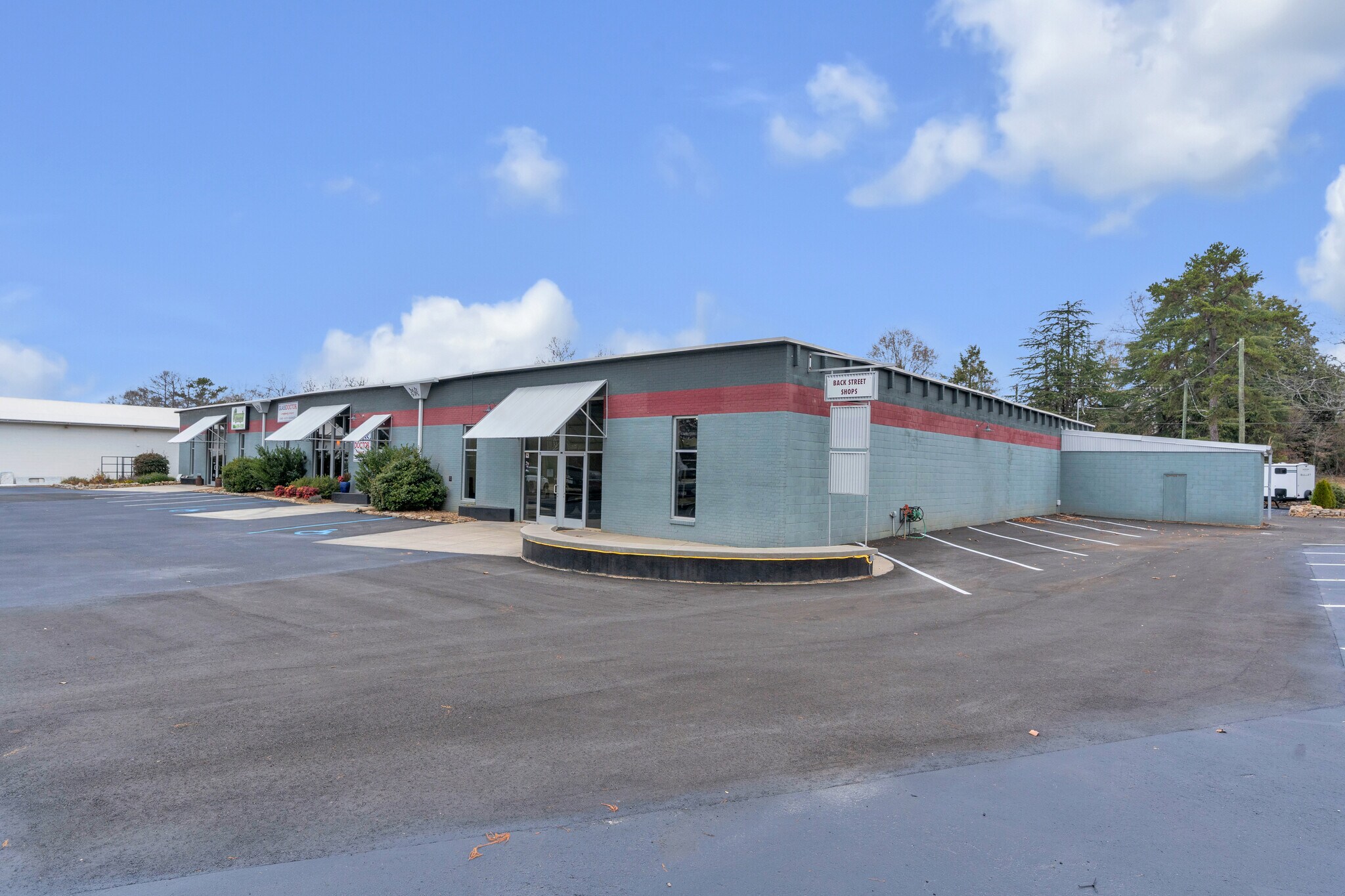 518 W North 1st St, Seneca, SC for Sale